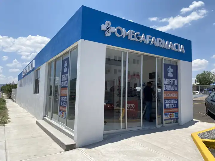 Omega Farmacia de día